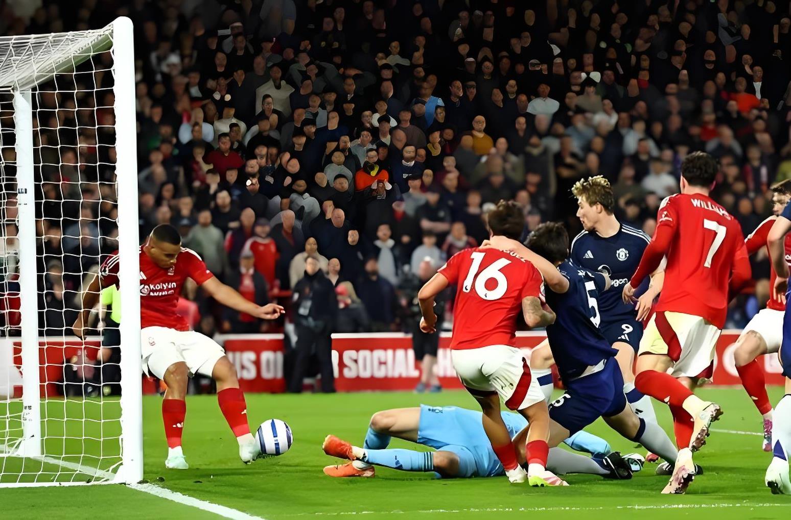 爱游戏体育-曼联不断突破！，塔图姆连续十二场比赛得分超过险胜比赛高潮迭起的简单介绍