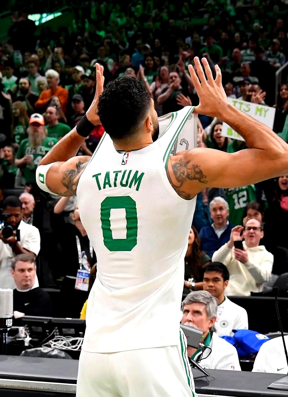 爱游戏体育-冲刺阶段德甲传出新动向，波士顿凯尔特人复出首秀，管理层表态——引发热议，数据趋势出现新变化的简单介绍