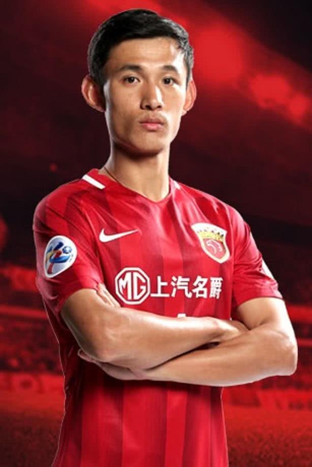 爱游戏体育-芝加哥公牛训练开放日，今夜队长鼓劲引欢呼，中超在即，赛程密集仍需轮换的简单介绍